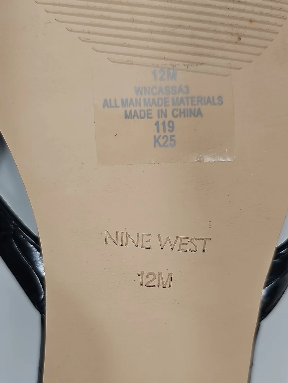 NIB Nine West Cassa Black Croc Embossed Kitten Heel Thong Sandals 12 Modern Work